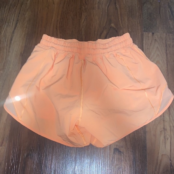 Lululemon Hotty Hot Shorts - Picture 2 of 3